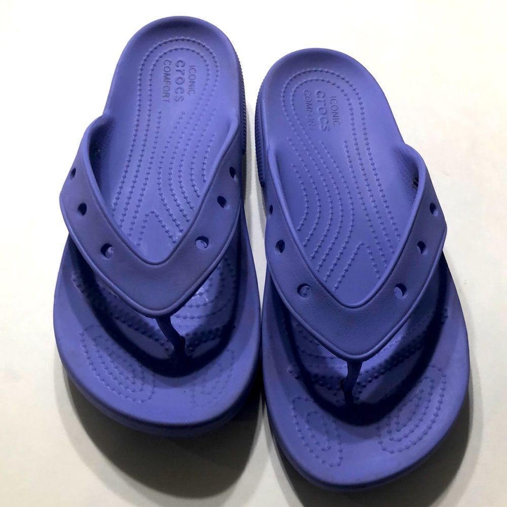Crocs iconic comfort sandals light purple women’s size 11 and mens size 9